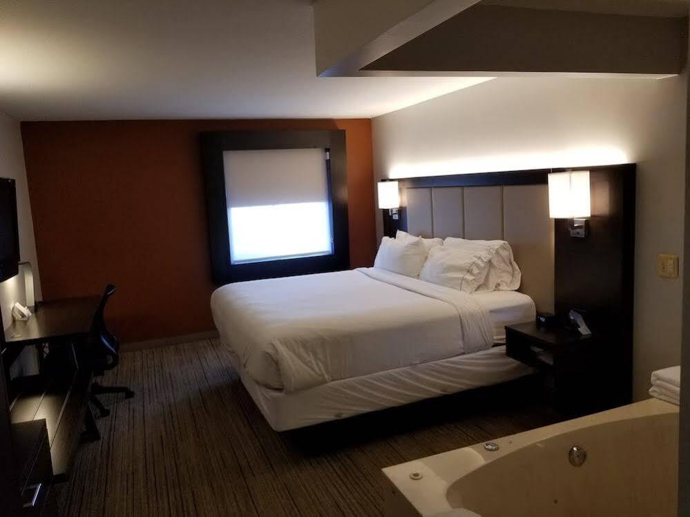 Holiday Inn Express Birch Run-Frankenmuth Area By Ihg Exteriör bild